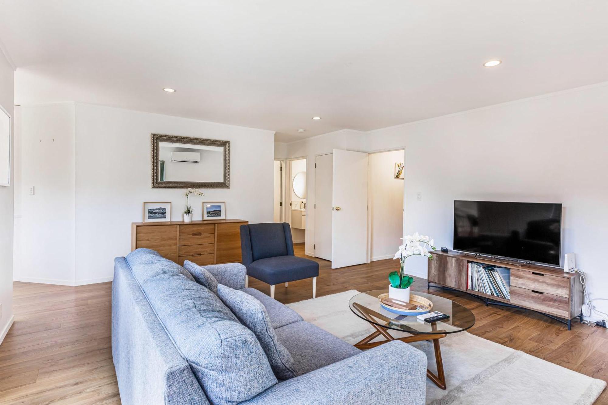 Private And Sunny 3-Bedroom Home With Parking Auckland Ngoại thất bức ảnh