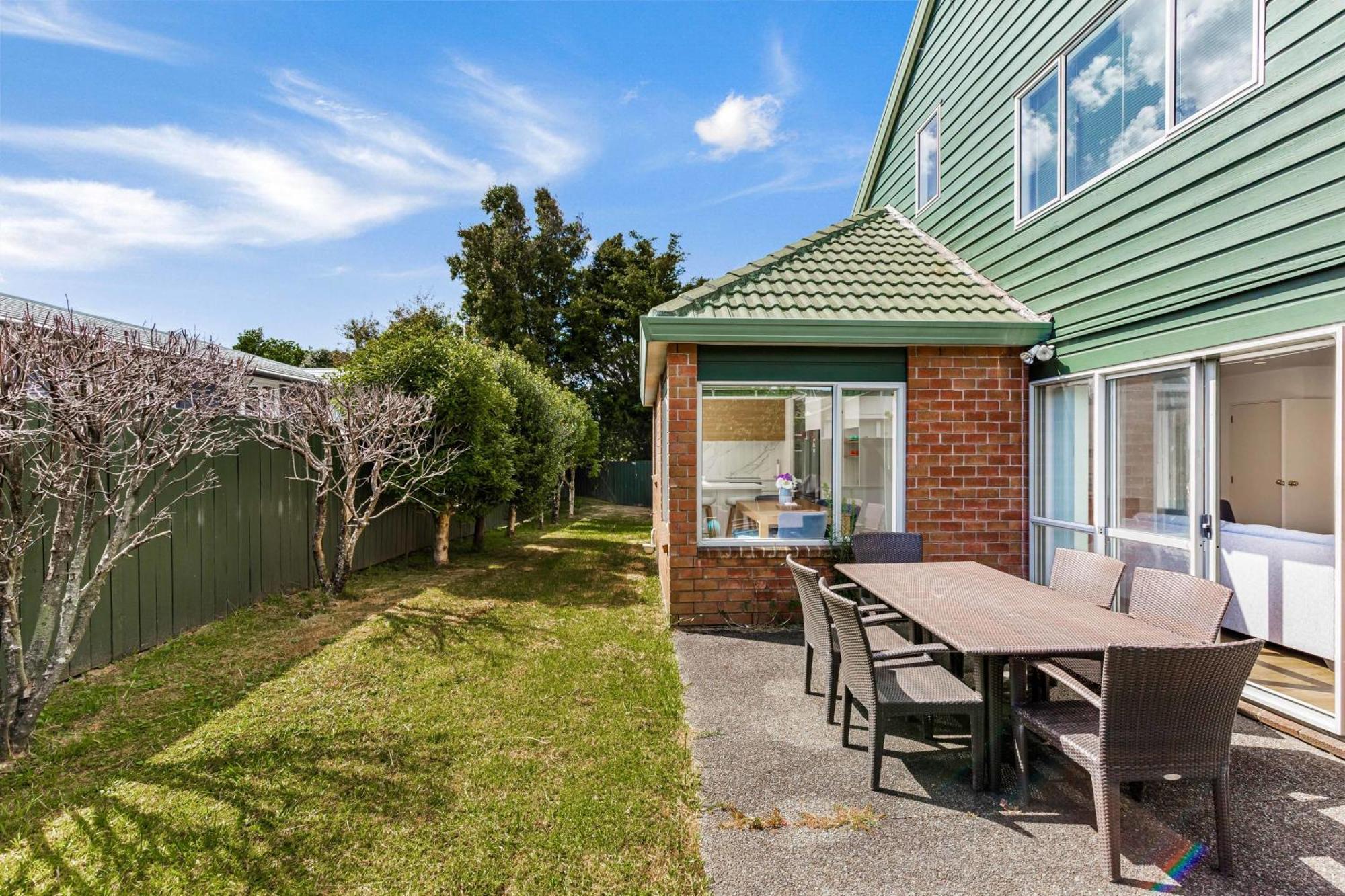 Private And Sunny 3-Bedroom Home With Parking Auckland Ngoại thất bức ảnh